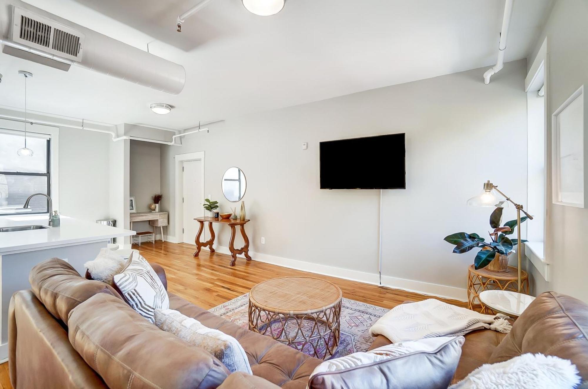 Sunny Downtown Apartment, Walk To Washington Park! Cincinnati Exterior foto