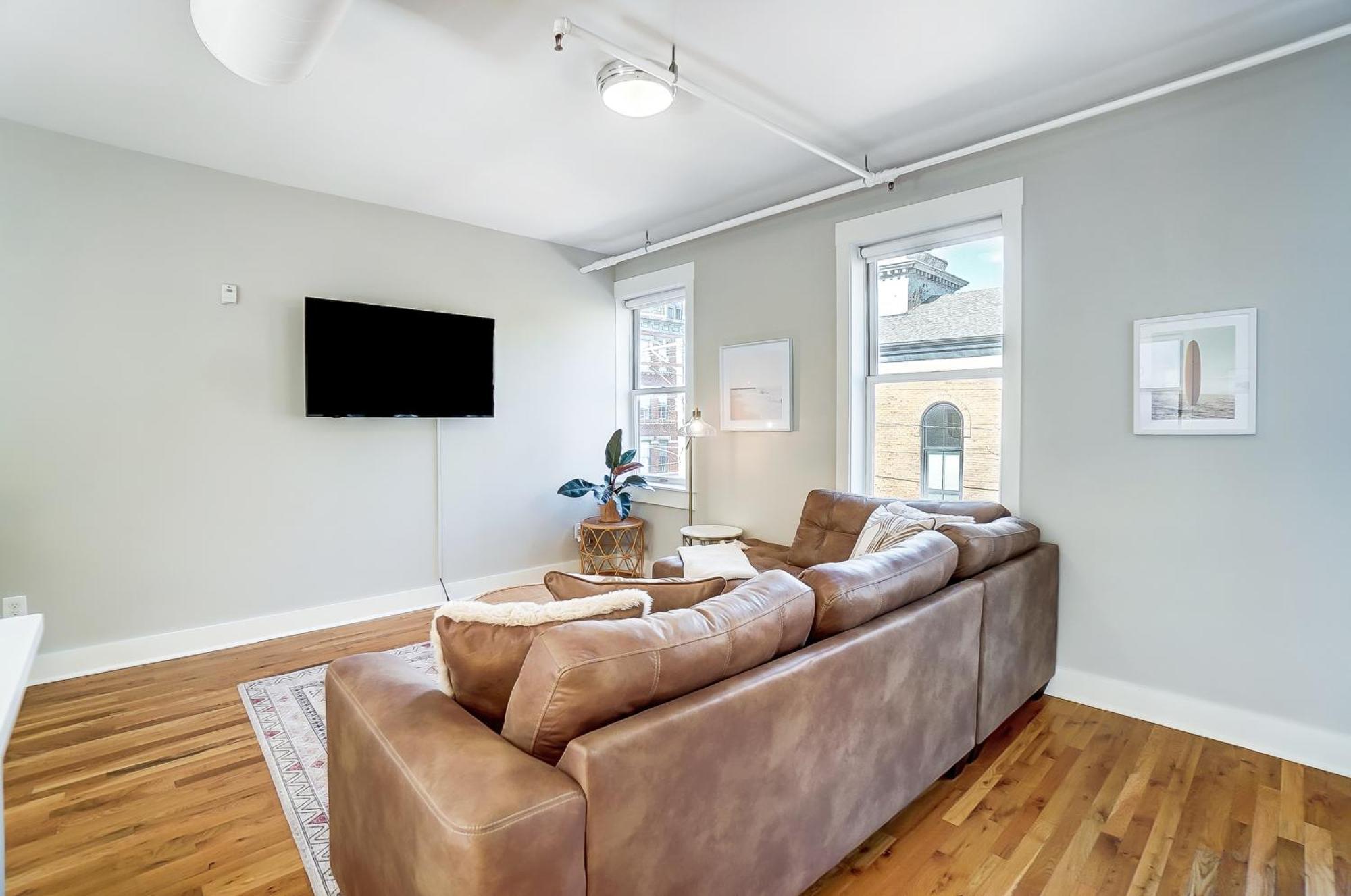 Sunny Downtown Apartment, Walk To Washington Park! Cincinnati Exterior foto